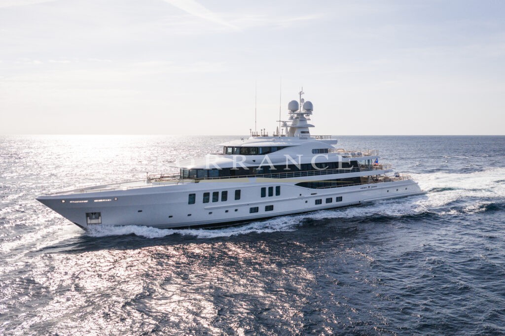 SYNTHESIS yacht exterior